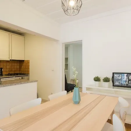 Flh Principe Real Bright דירה *