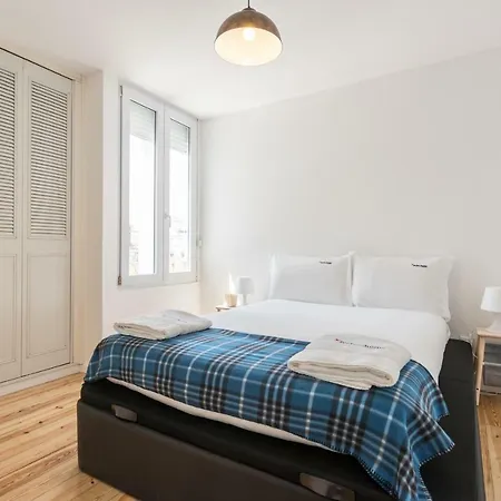 Flh Principe Real Bright דירה